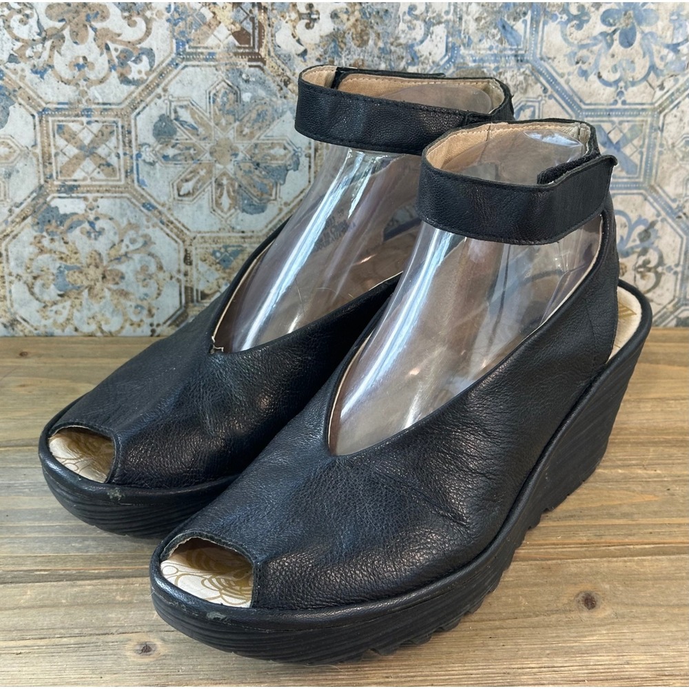 Fly London Yasi Wedge Shoes Leather Ankle Strap Womens 39 Black Excellent